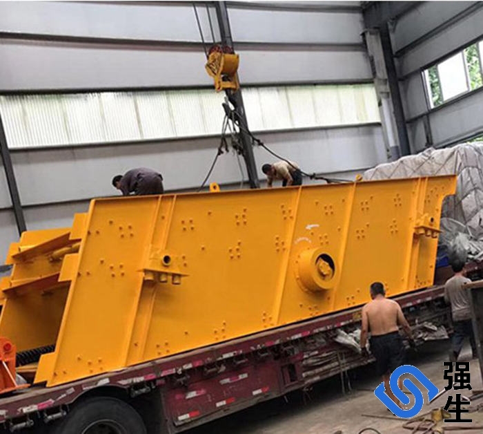 建筑石料振動(dòng)篩,砂石振動(dòng)篩(電話13793898555)分選振動(dòng)篩,產(chǎn)品精度高,無中間商賺差價(jià),故障率低,質(zhì)量可靠,廠家直供無中間環(huán)節(jié),讓您的產(chǎn)品創(chuàng)造價(jià)值免費(fèi)試機(jī),廠家直供沒有中間商