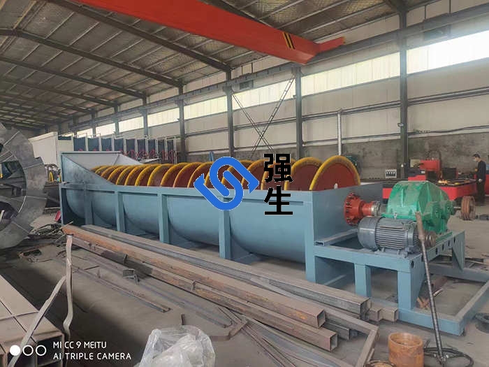 振動(dòng)脫水篩2(車間內(nèi)照片) 振動(dòng)脫水篩2(車間內(nèi)照片)